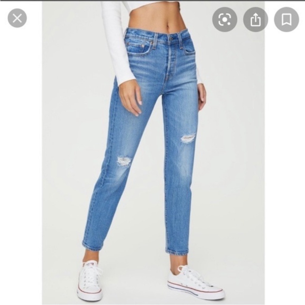Levi’s Distressed Wedgie Jeans Medium-Light Wash 26